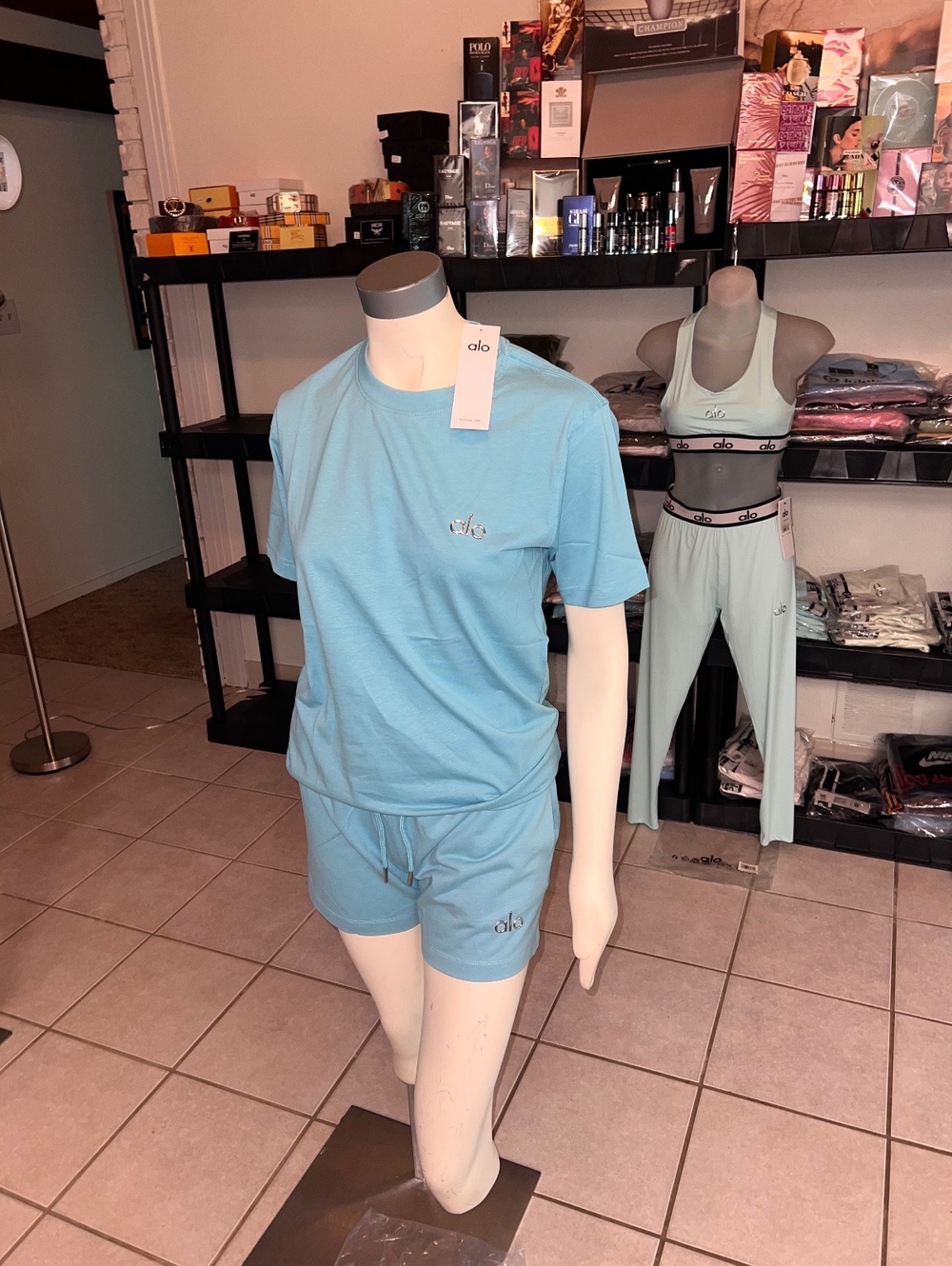 Women’s ALO short/shirt sets small